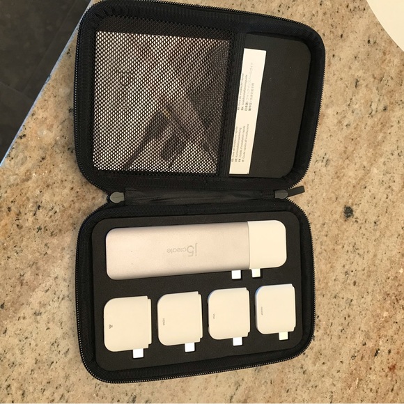 J5 Create USB-c docking hub with adapters - Picture 10 of 14